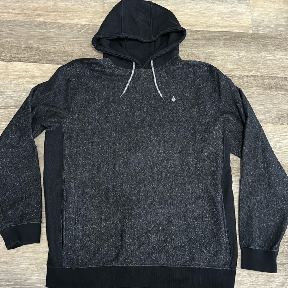 Like 🆕 Volcom Men’s Medium weight fleece hoodie with front pocket, Size XL
